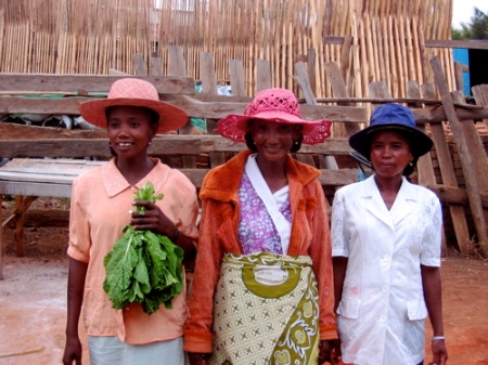 Three delightful Ambalavaoan ladies who followed us for a long time on our jaunt.